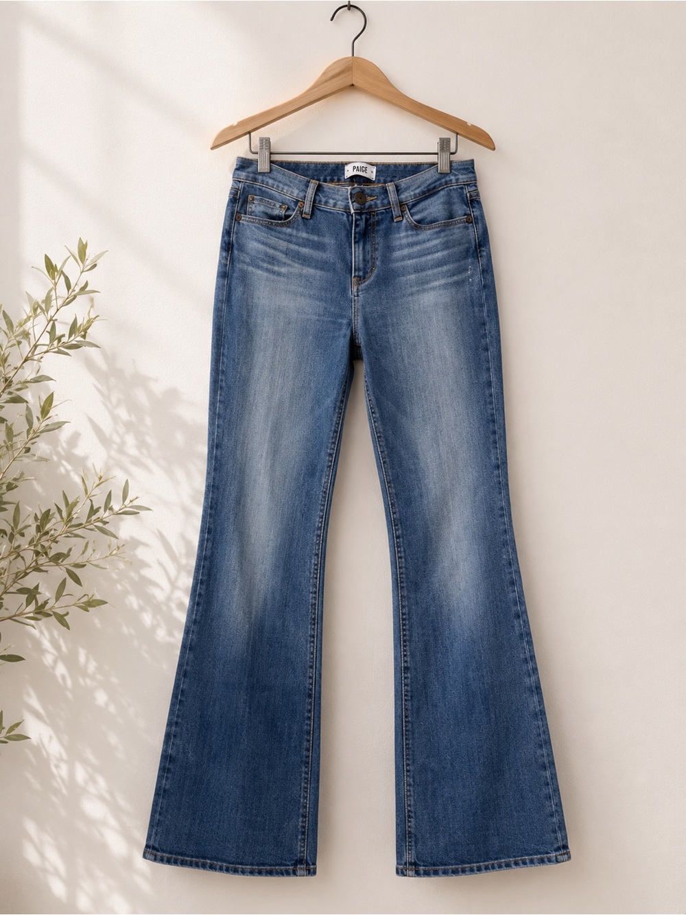 PAIGE Manhattan Flare Jeans
Size 27 - Picture 2 of 3